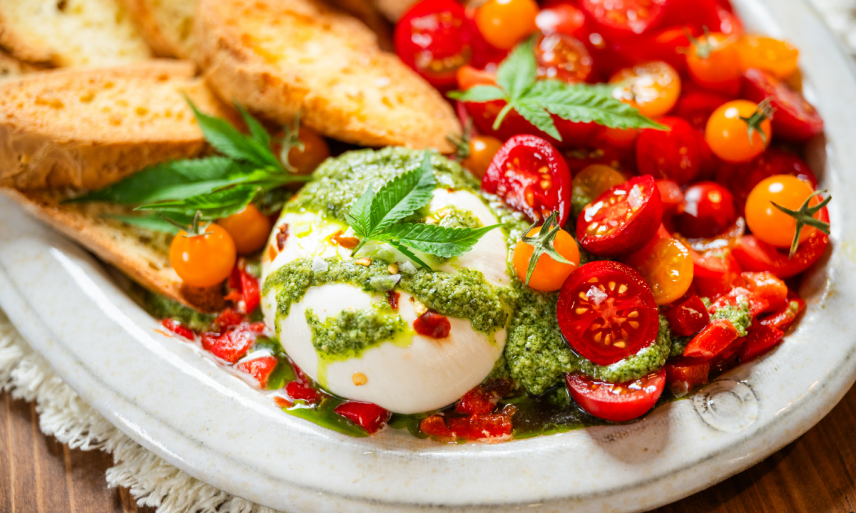 Burrata with pesto and tomatoes - About Jane & Mary